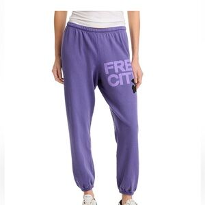 Freecity sweatpants in lavender petal